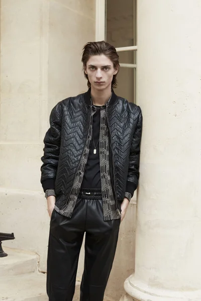 Look 19